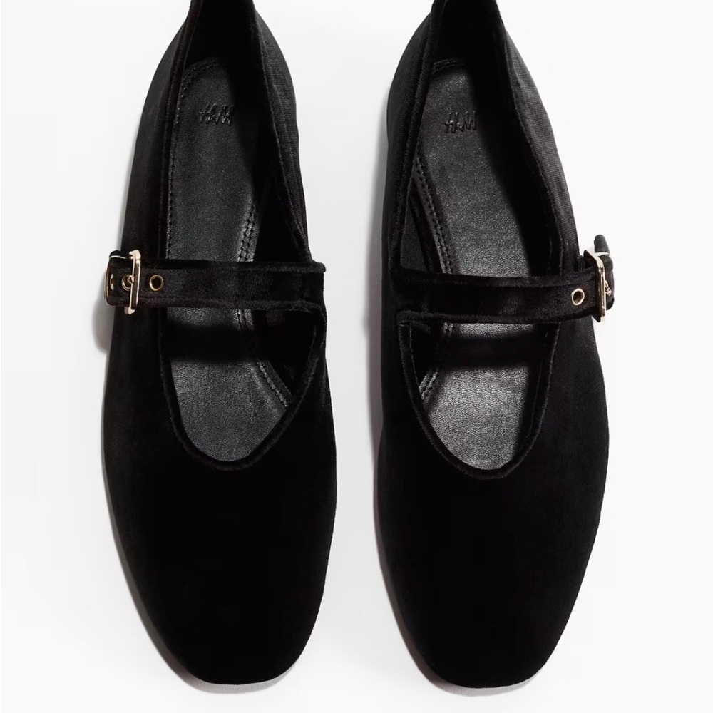 H&M velvet Black Mary Jane Flats, Preowned, see pictures. Sell as is